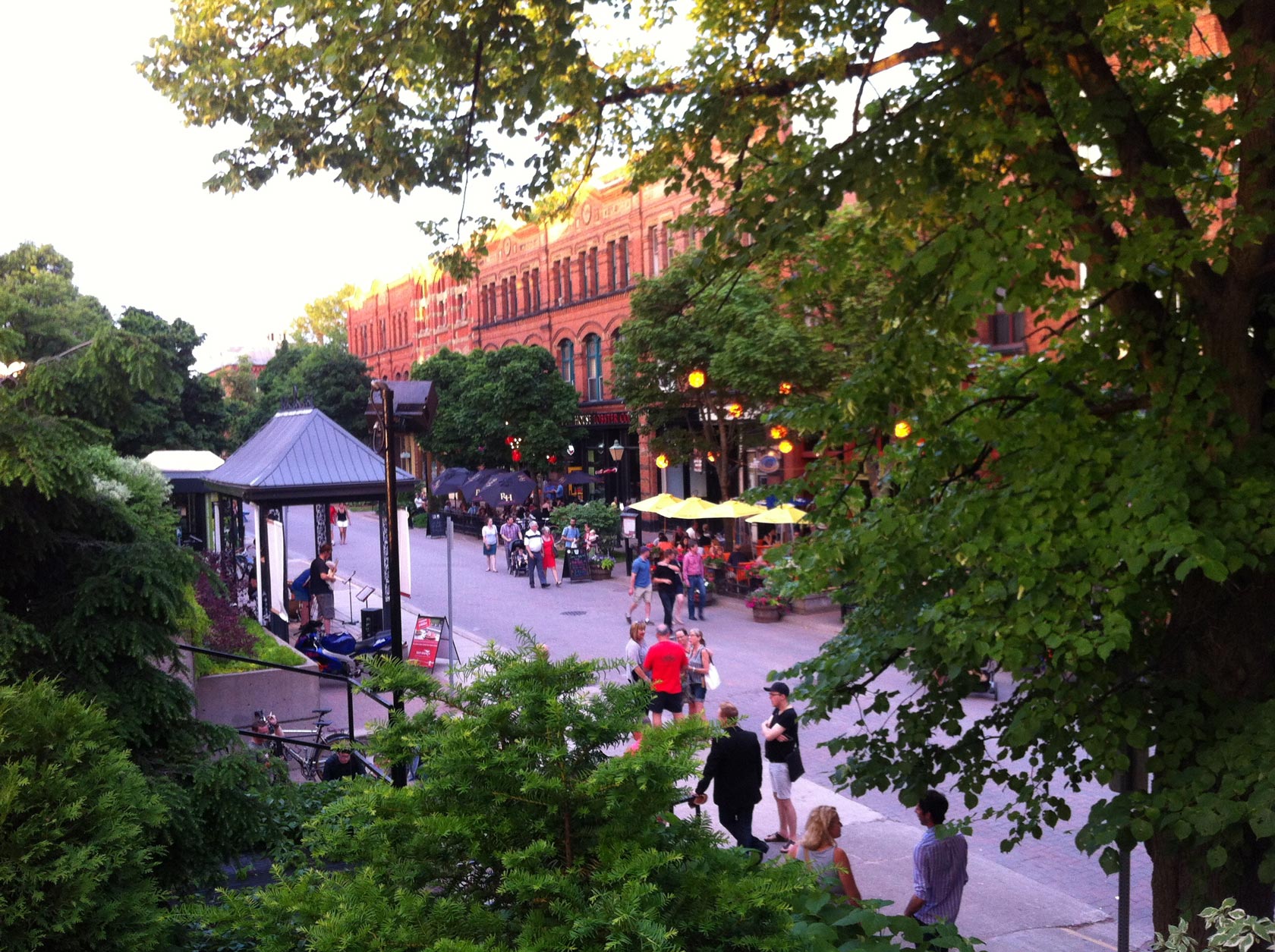 Victoria Row, Charlottetown's Summer